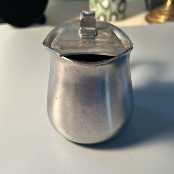 Oneida 18/8 restaurant style creamer with lid - Picture 5 of 6